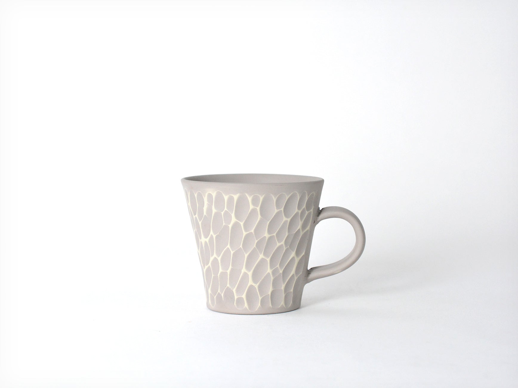 新品】常滑焼 憲児陶苑 マグカップ 2個セット 白練込 水玉 憲児陶